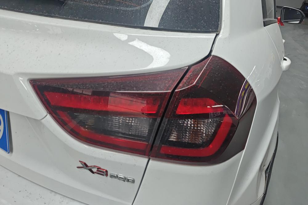 Livan X3 PRO 2023 #6 Livan X3 PRO 2023 car image #6