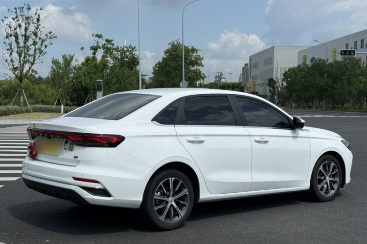 GEELY Emgrand 2023 imagen de coche #7