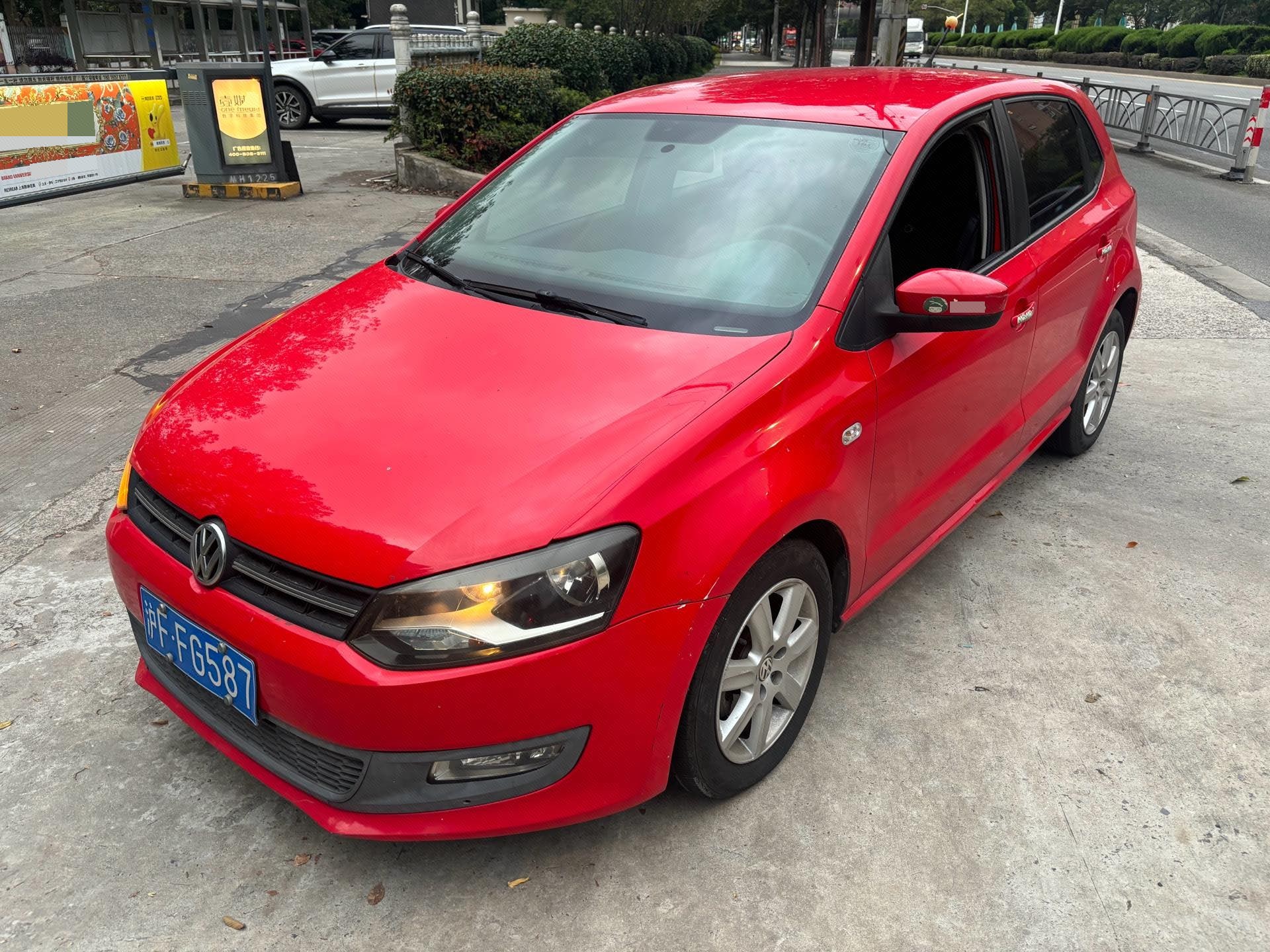 Volkswagen Polo 2013 Volkswagen Polo 2013 car image