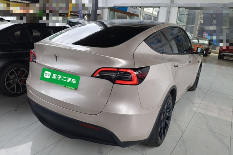Tesla Model Y 2022 car image #7