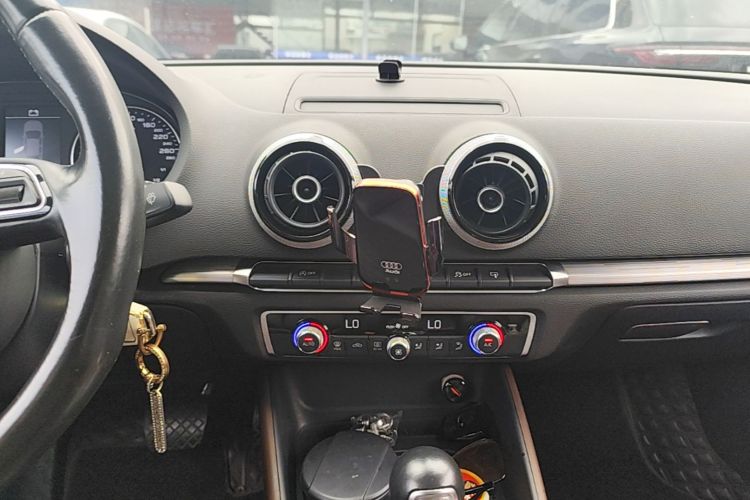 Audi A3 2016 car image #13
