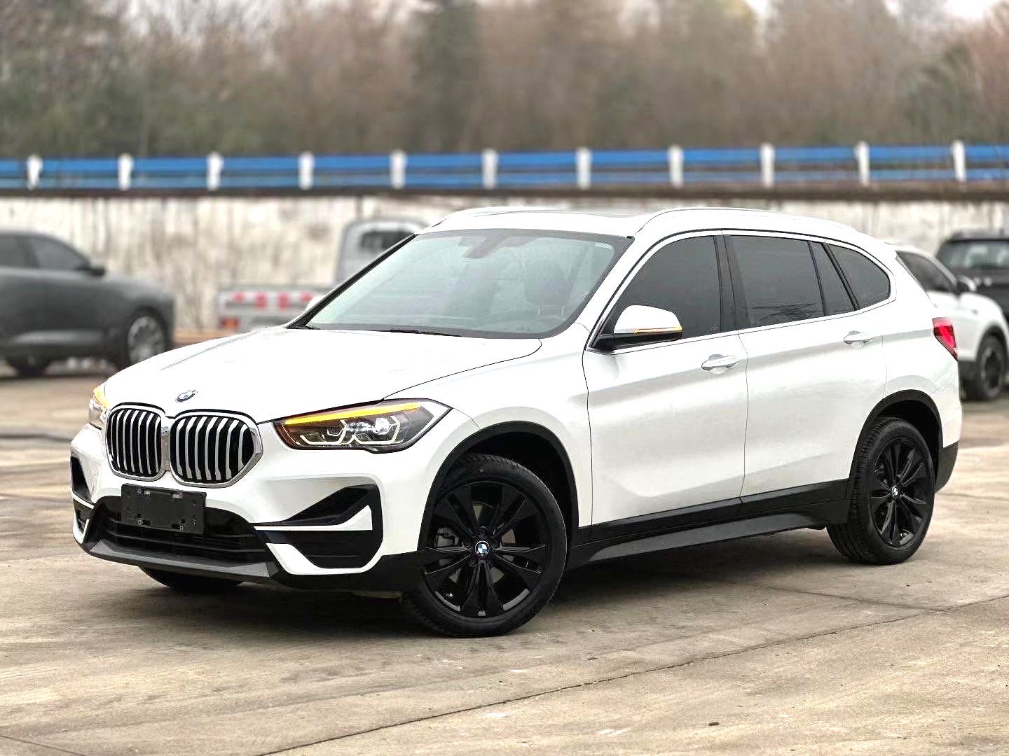 BMW X1 2021 BMW X1 2021 car image