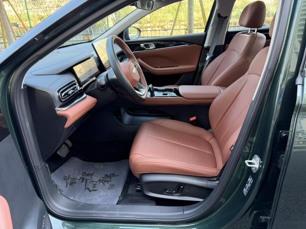 GEELY Emgrand 2025 car image #15