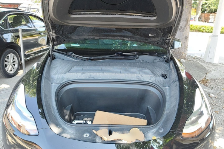 Tesla Model Y 2022 car image #20