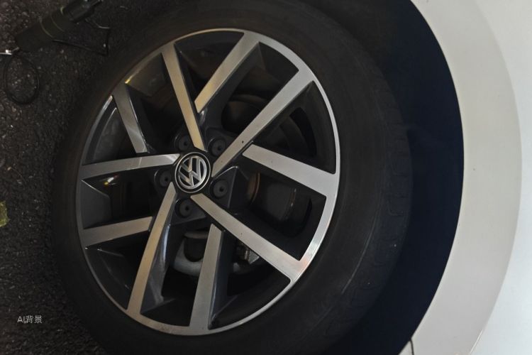 Volkswagen Golf 2020 car image #9