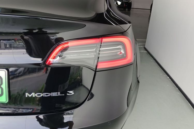 Tesla Model 3 2023 car image #8