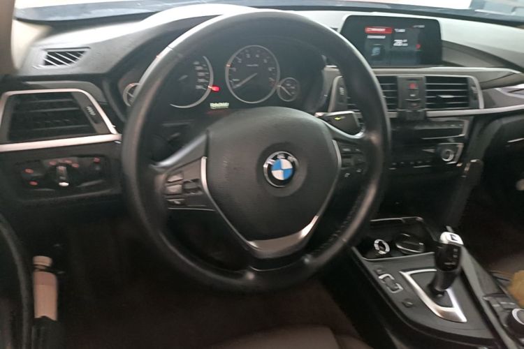 BMW 3 Series 2018 #12 BMW 3 Series 2018 car image #12