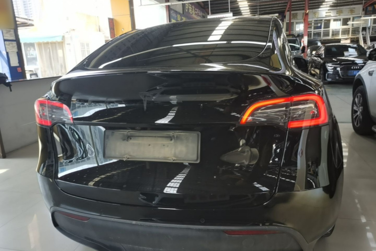Tesla Model Y 2021 #6 Tesla Model Y 2021 car image #6