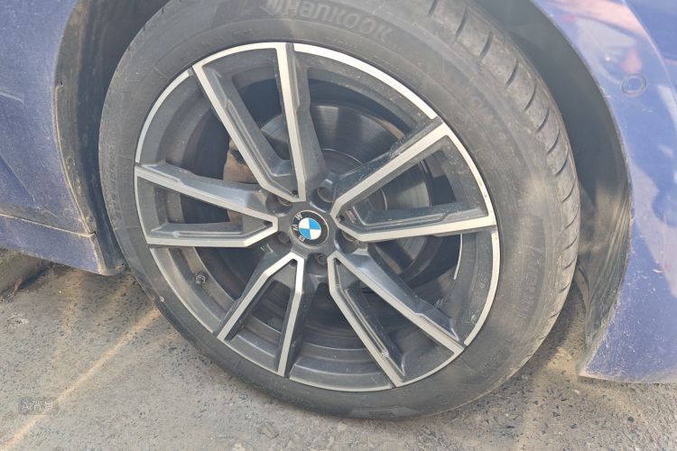 BMW 3 Series 2019 #9 BMW 3 Series 2019 car image #9