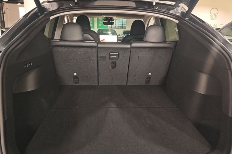 Tesla Model Y 2024 #19 Tesla Model Y 2024 car image #19