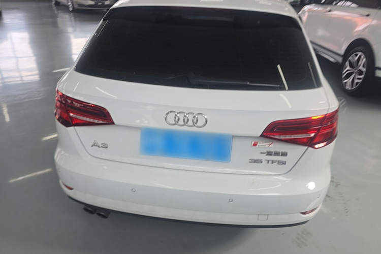 Audi A3 2018 car image #6
