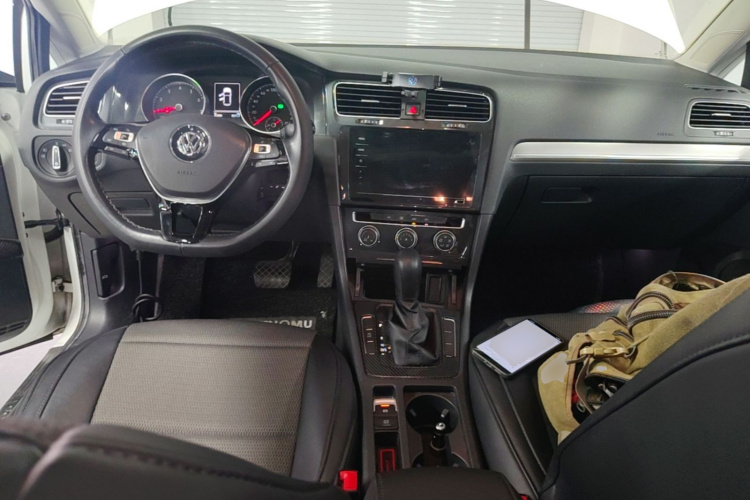 Volkswagen Golf 2020 #10 Volkswagen Golf 2020 car image #10