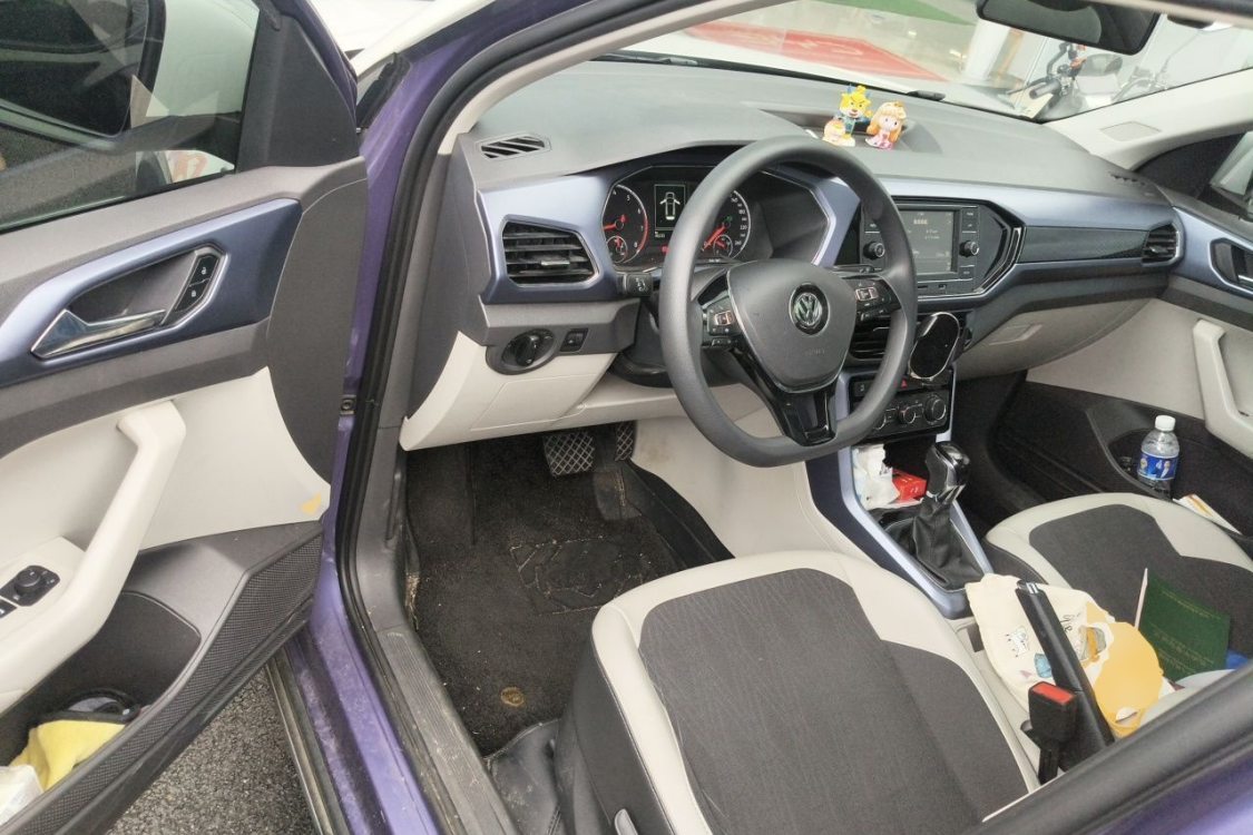 Volkswagen T-Cross 2020 car image #23