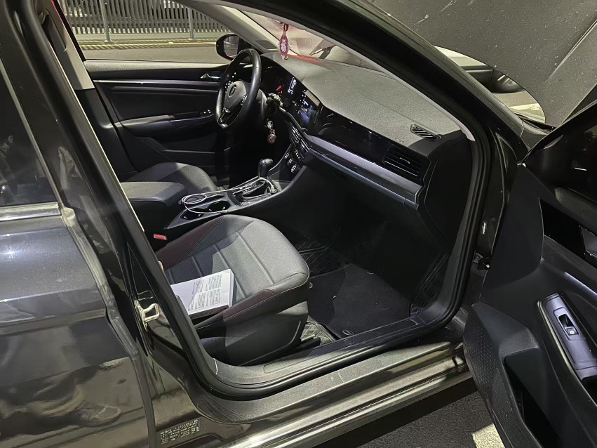 Volkswagen Bora 2021 car image #3