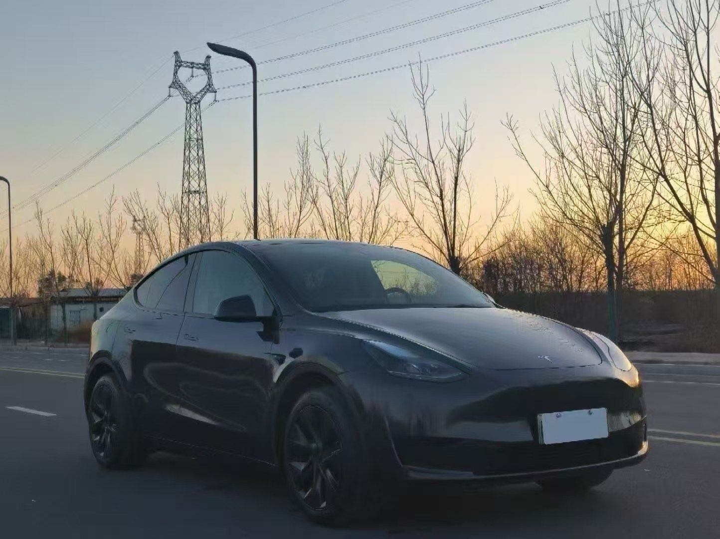 Tesla Model Y 2024 #5 Tesla Model Y 2024 image de voiture #5