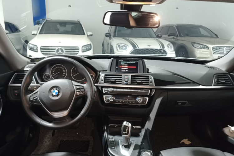 BMW 3 Series GT 2018 #10 BMW 3 Series GT 2018 car image #10