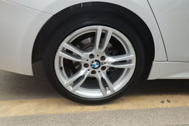 BMW 3 Series 2018 #4 BMW 3 Series 2018 car image #4
