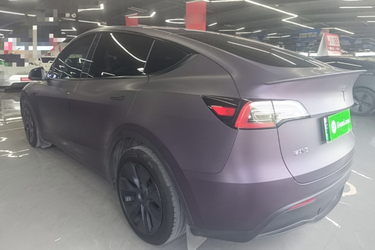 Tesla Model Y 2024 #5 Tesla Model Y 2024 car image #5