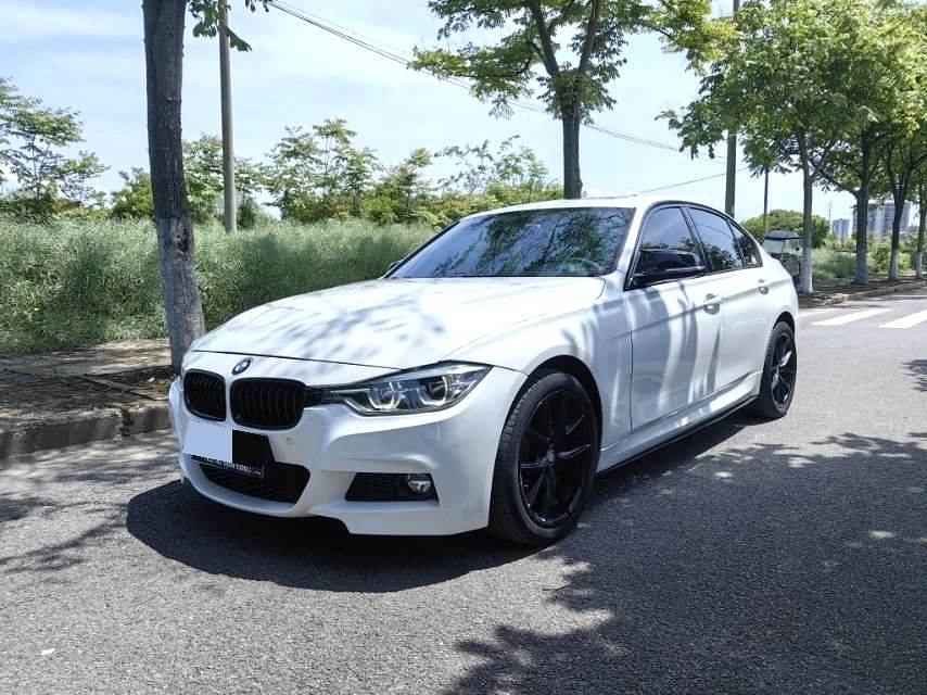 BMW 3 Series 2019 BMW 3 Series 2019 car image