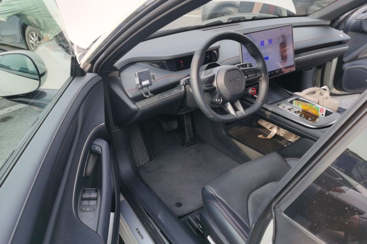 MI SU7 2024 immagine di auto #16