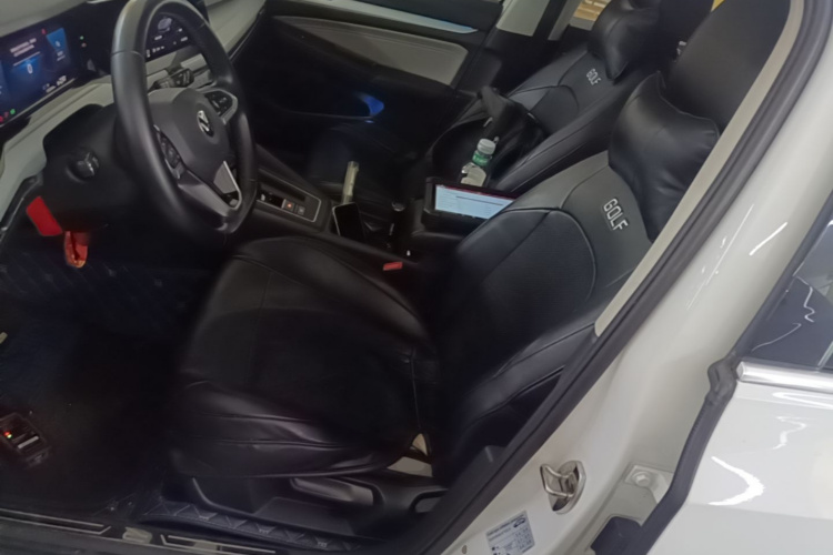 Volkswagen Golf 2021 car image #15