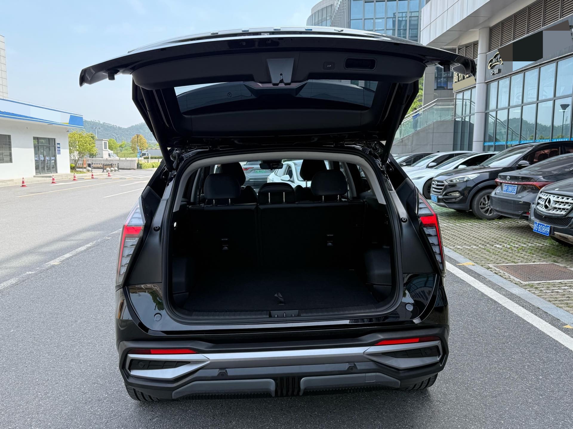 GEELY Boyue L 2024 car image #14