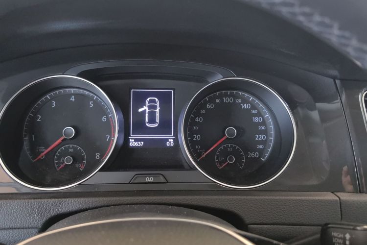 Volkswagen Golf 2019 car image #8