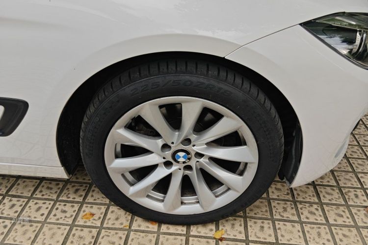 BMW 3 Series GT 2019 car image #9