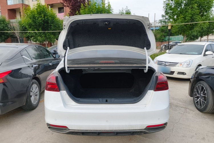 GEELY Emgrand 2019 #19 GEELY Emgrand 2019 car image #19