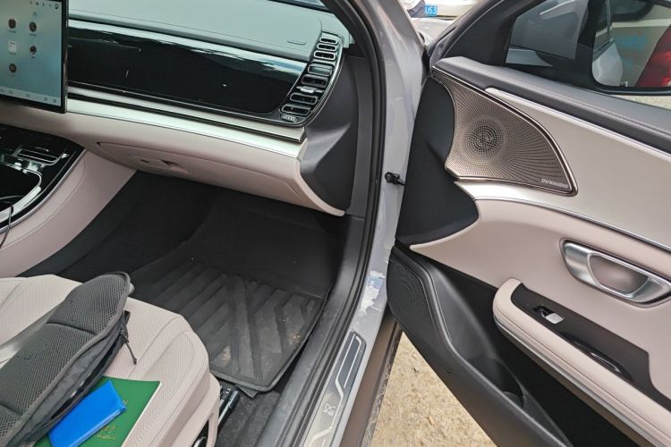BYD Han 2025 car image #23