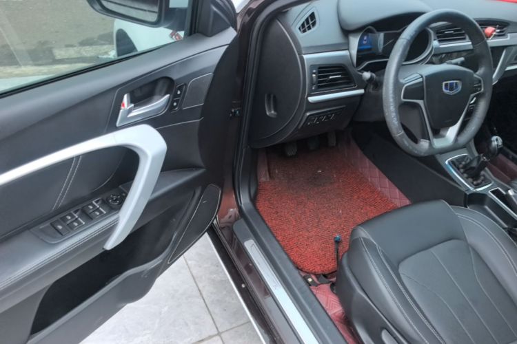GEELY Emgrand 2018 car image #16
