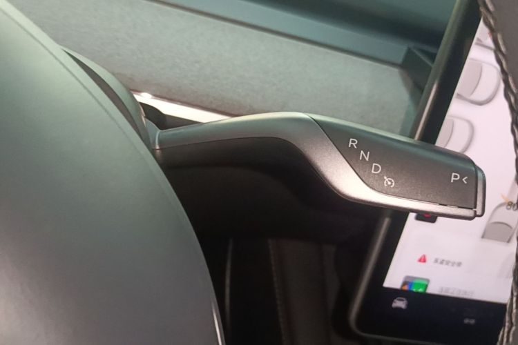 Tesla Model Y 2023 car image #14