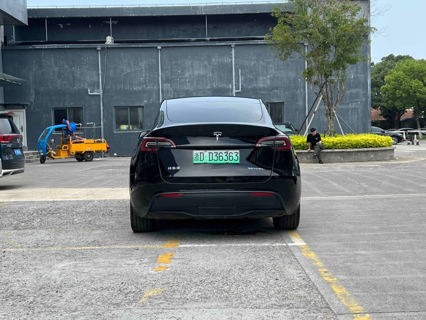Tesla Model Y 2021 #5 Tesla Model Y 2021 car image #5