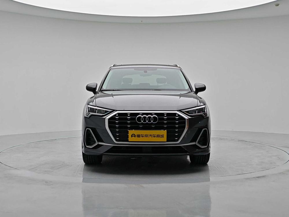 Audi Q3 2022 car image #2