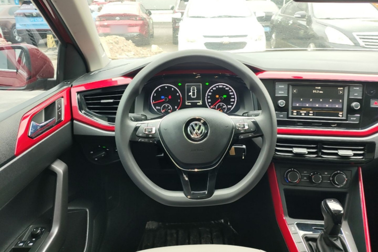 Volkswagen Polo 2019 car image #11