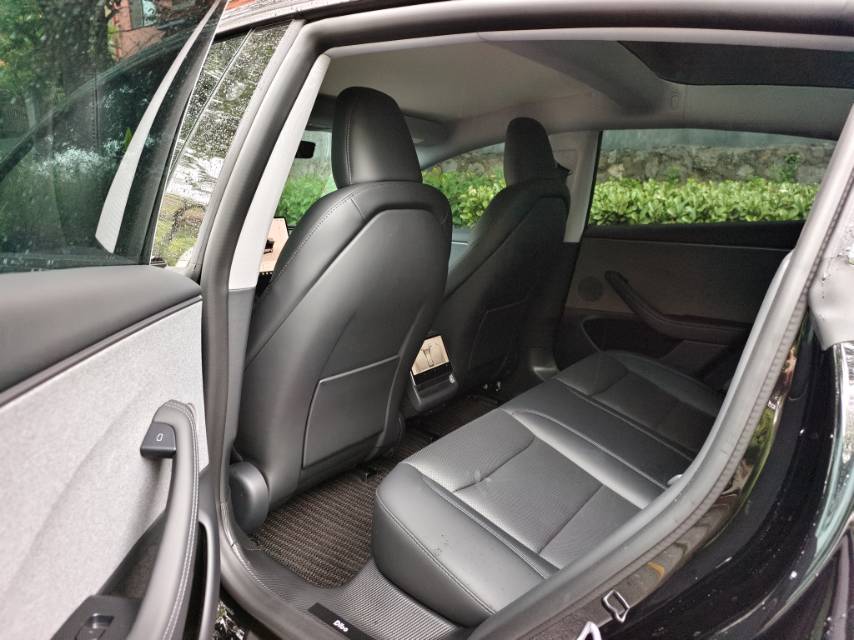 Tesla Model 3 2026 immagine di auto #3