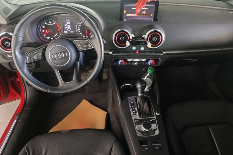 Audi A3 2018 car image #10