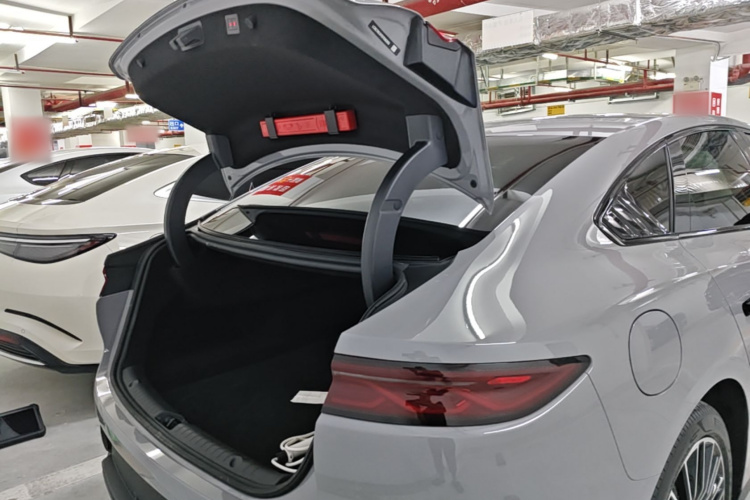 BYD Han 2025 car image #19