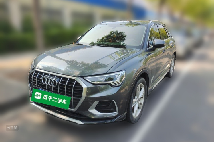 Audi Q3 2022 car image #2