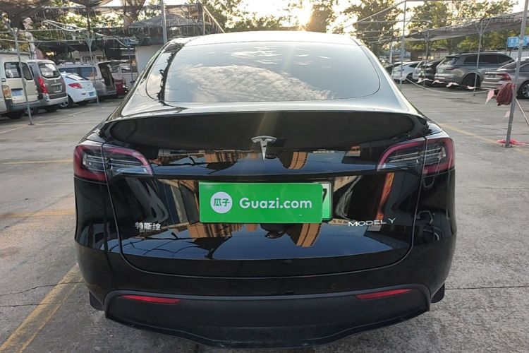 Tesla Model Y 2022 #4 Tesla Model Y 2022 car image #4