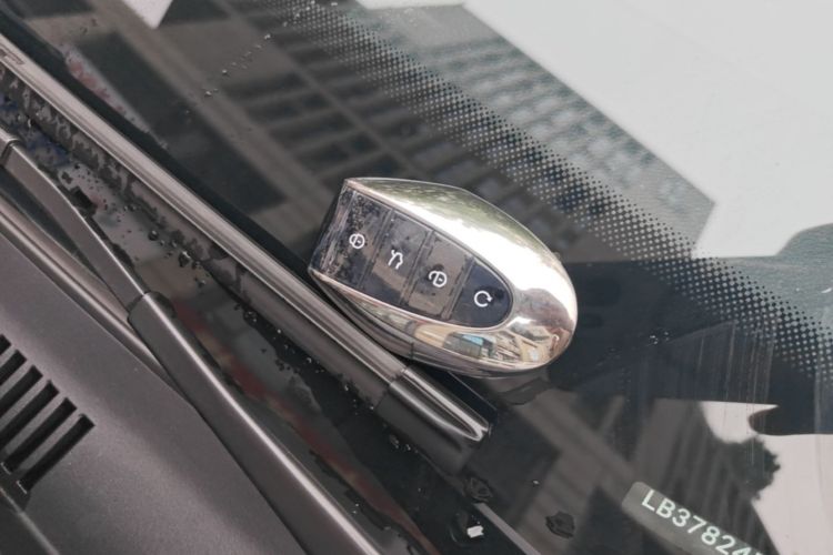 GEELY Emgrand 2025 car image #9