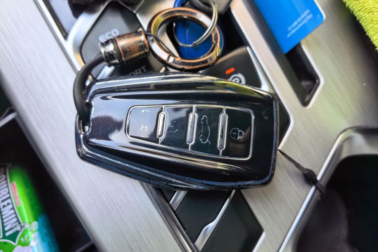 GEELY Coolray 2021 car image #10