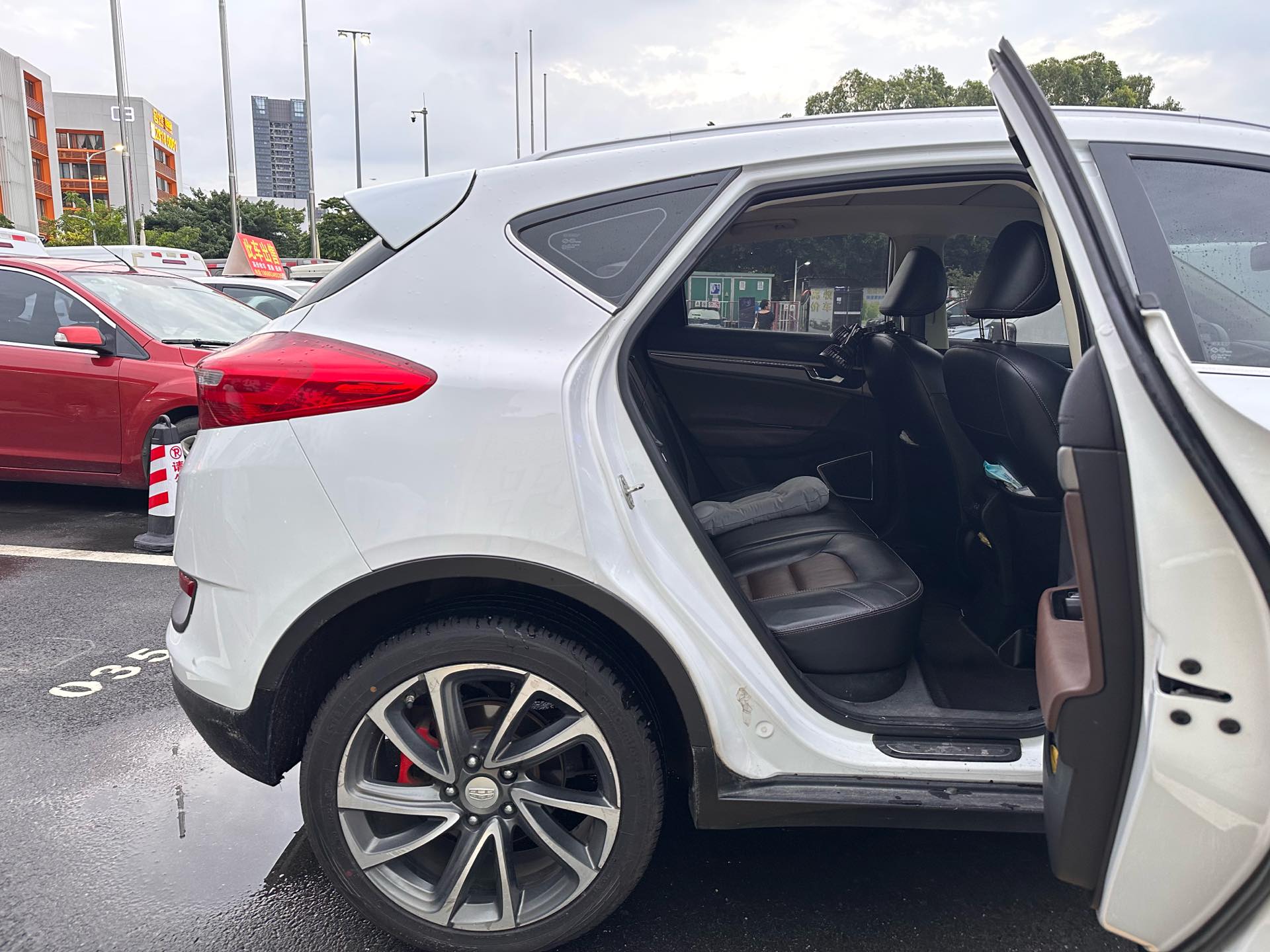 GEELY Emgrand GS 2018 car image #13