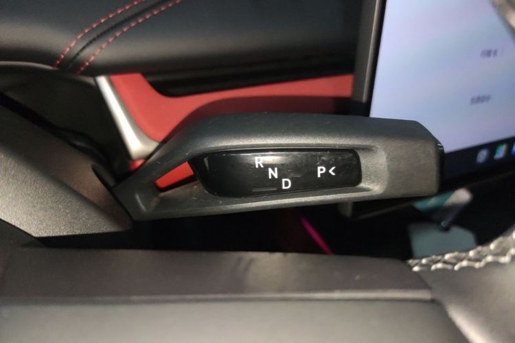 MI SU7 2024 immagine di auto #14