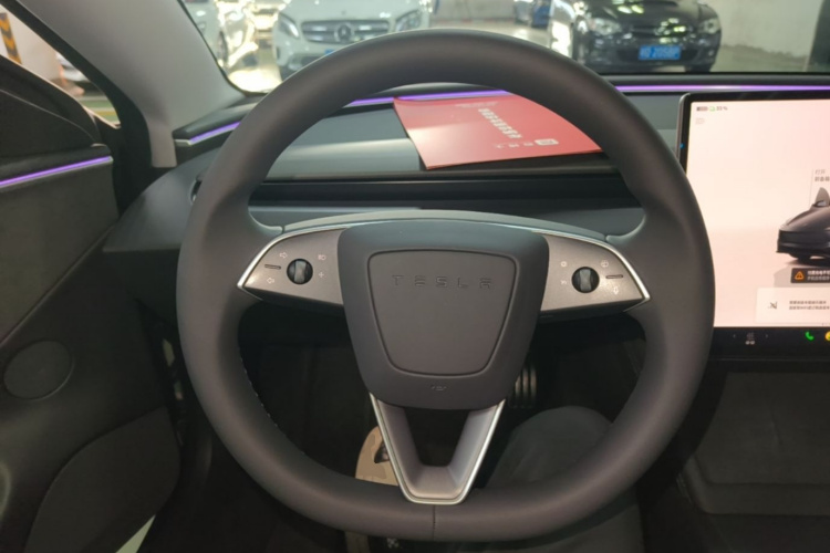 Tesla Model 3 2024 car image #11