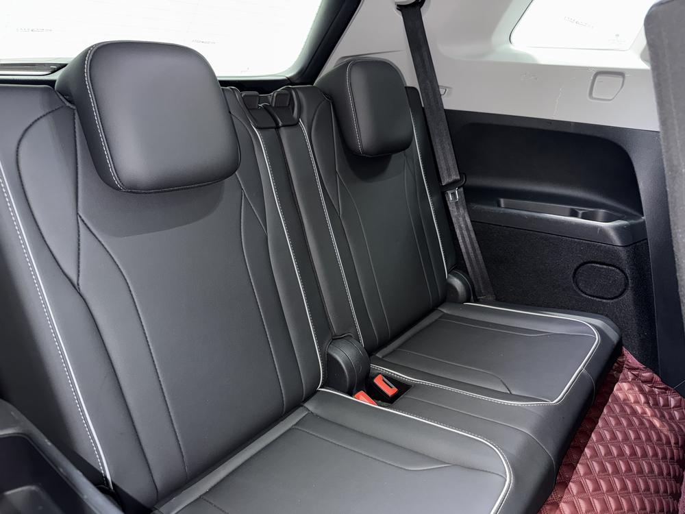 Volkswagen ID.6 X 2022 car image #29