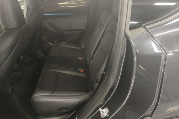 Tesla Model Y 2025 #17 Tesla Model Y 2025 car image #17