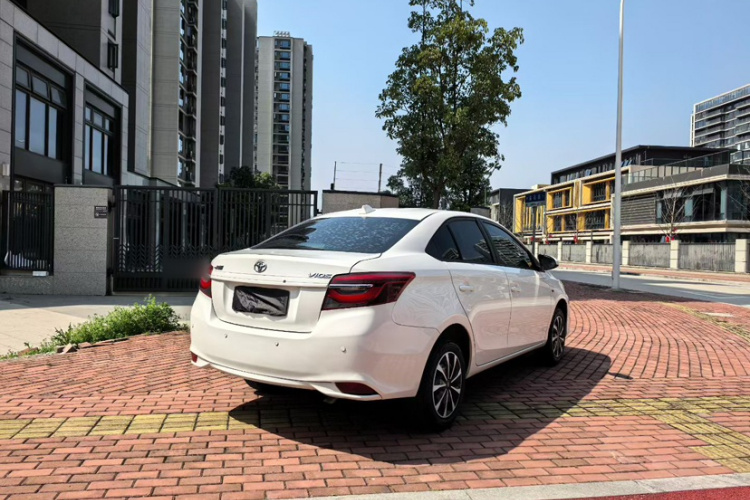 Toyota Vios 2021 image de voiture #6