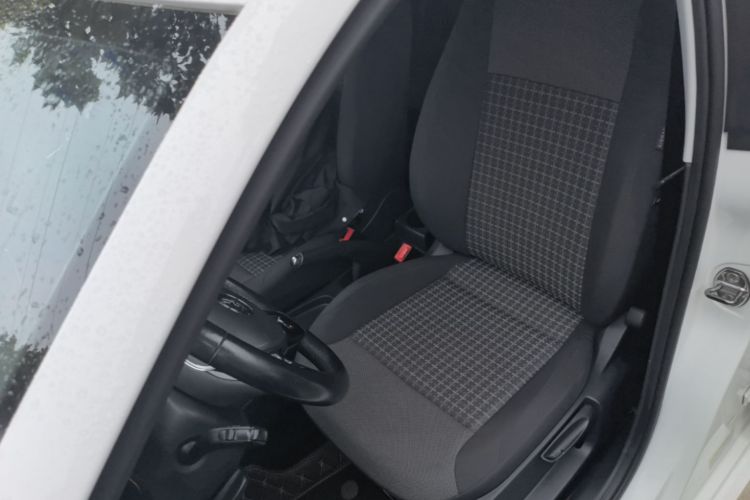 Volkswagen Polo 2017 car image #15