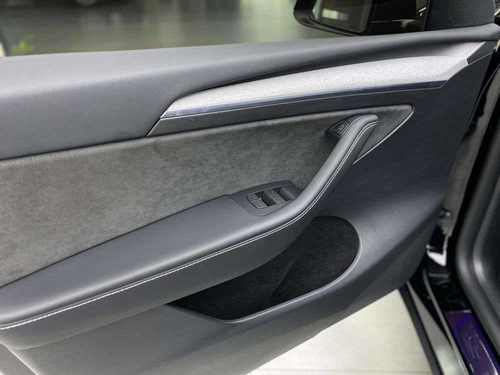 Tesla Model Y 2024 car image #30